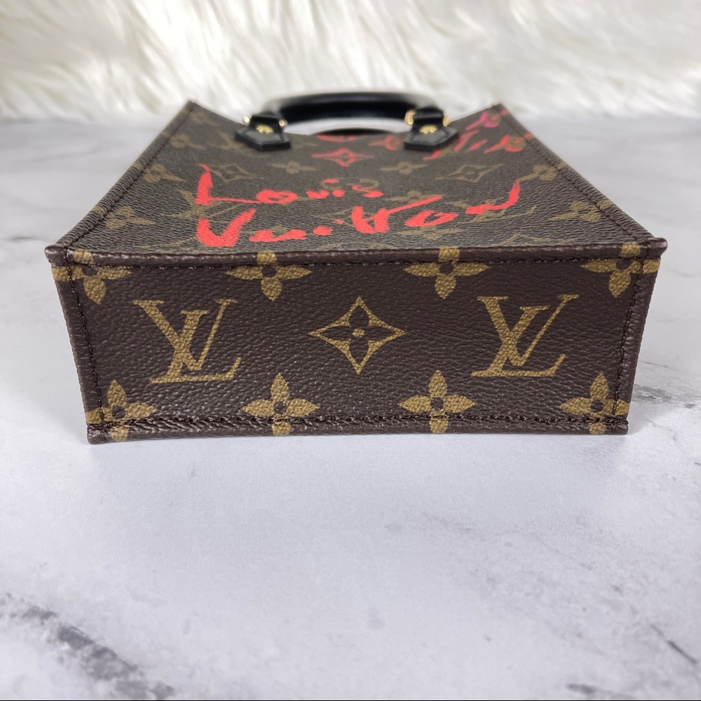 Louis Vuitton Fall in Love Petit Sac Plat - Picture 6 of 14